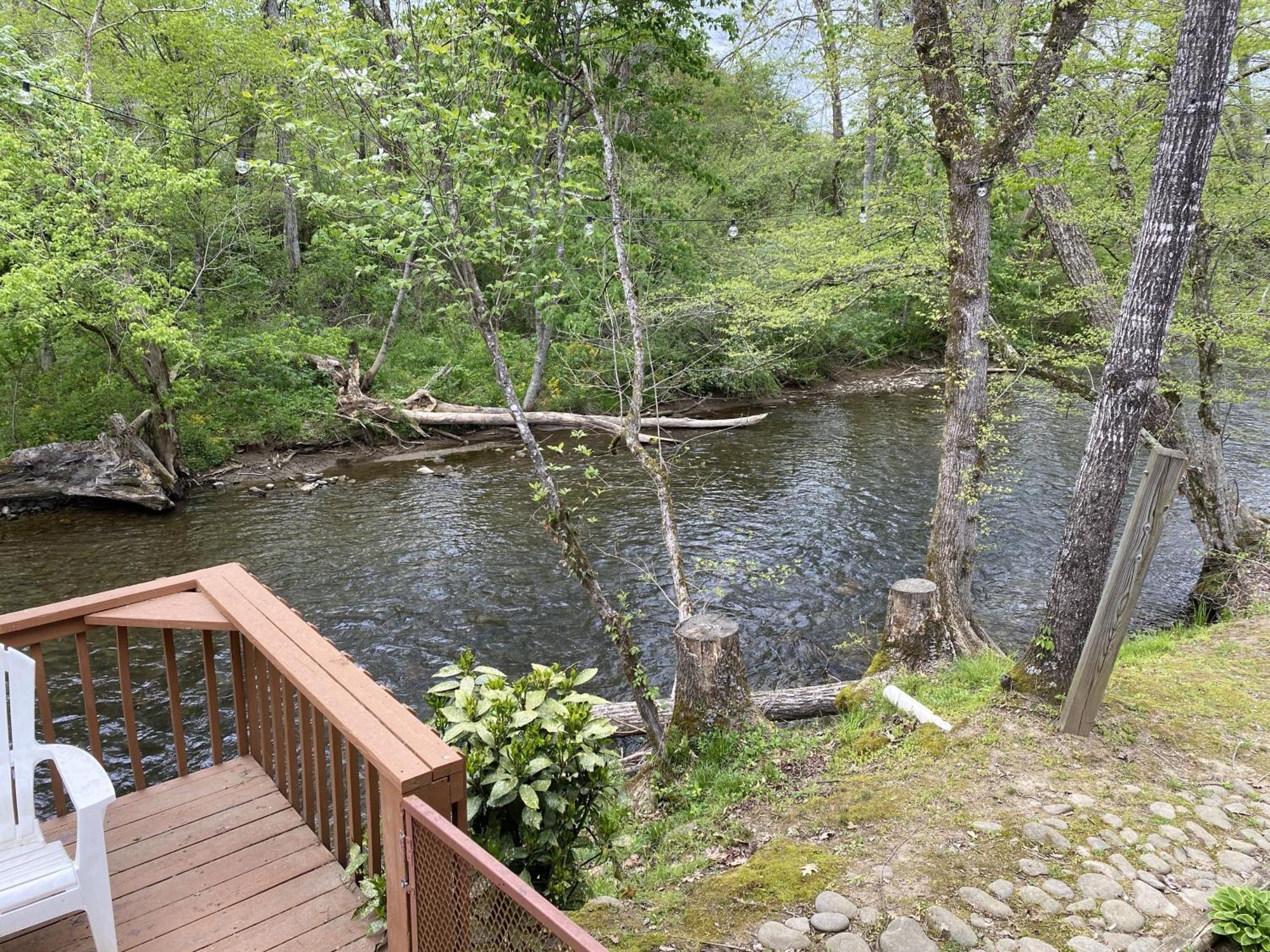 Gray'S Place On Cosby Creek - 2 Bedrooms, 2 Baths, Sleeps 6 Home Exterior foto